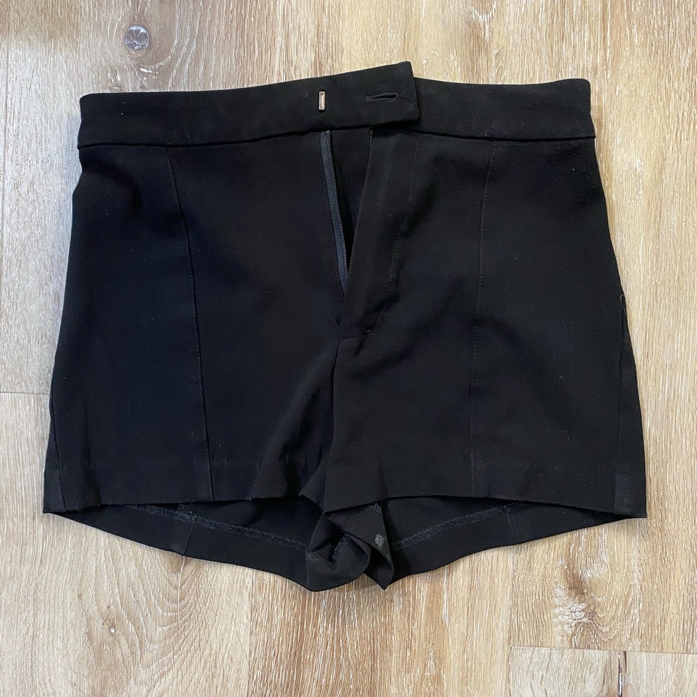 High waisted black fitted shorts